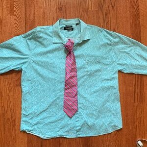 Stacy Adam’s, men’s long sleeve dress shirt.